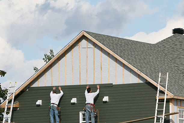 Professional Siding technician working in Waterloo, IN